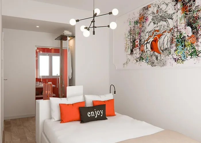 Lx History Pensión 3*